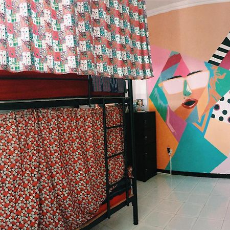 Hostel Hati Hati Jogyakarta Zewnętrze zdjęcie
