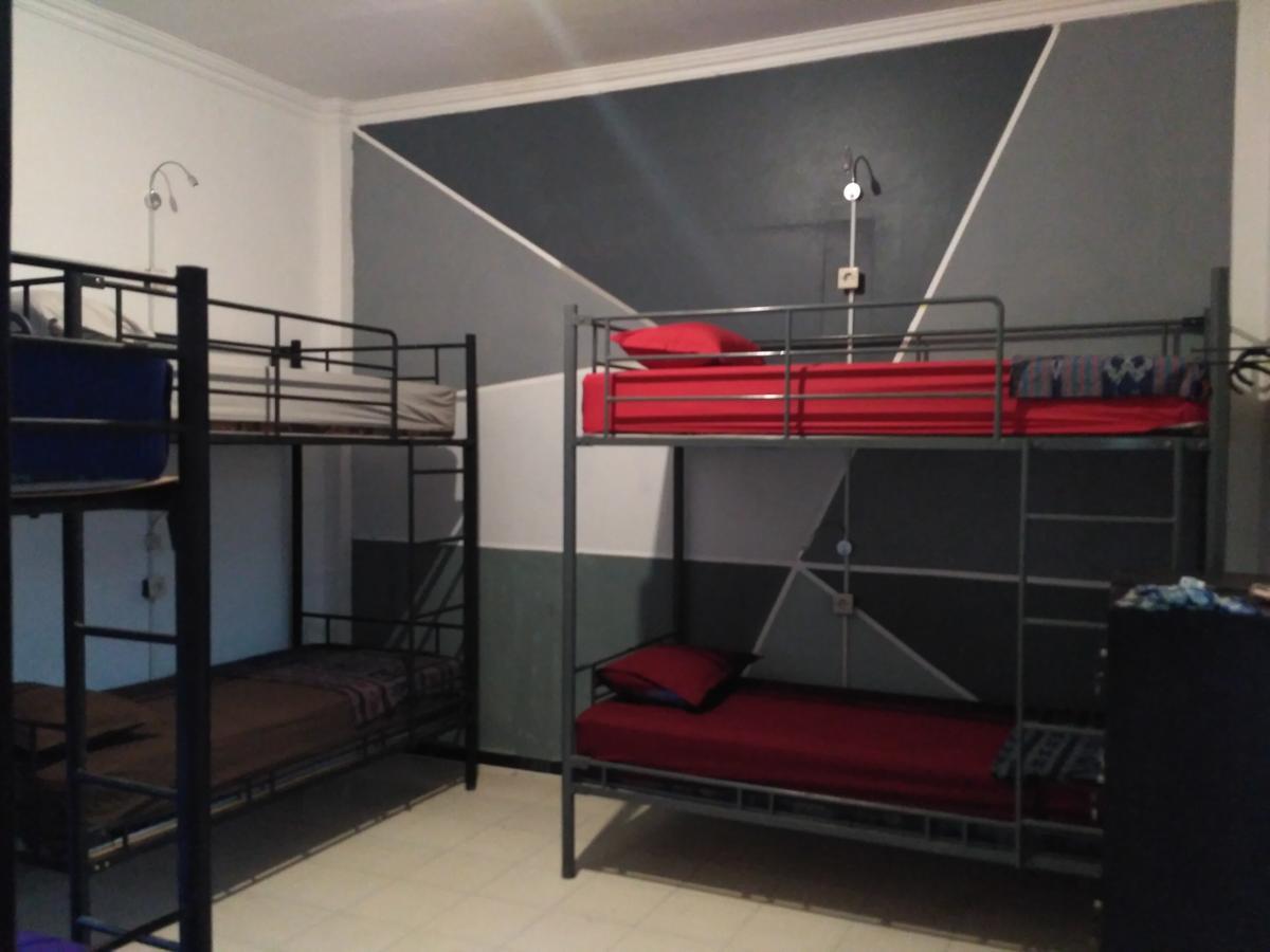 Hostel Hati Hati Jogyakarta Zewnętrze zdjęcie