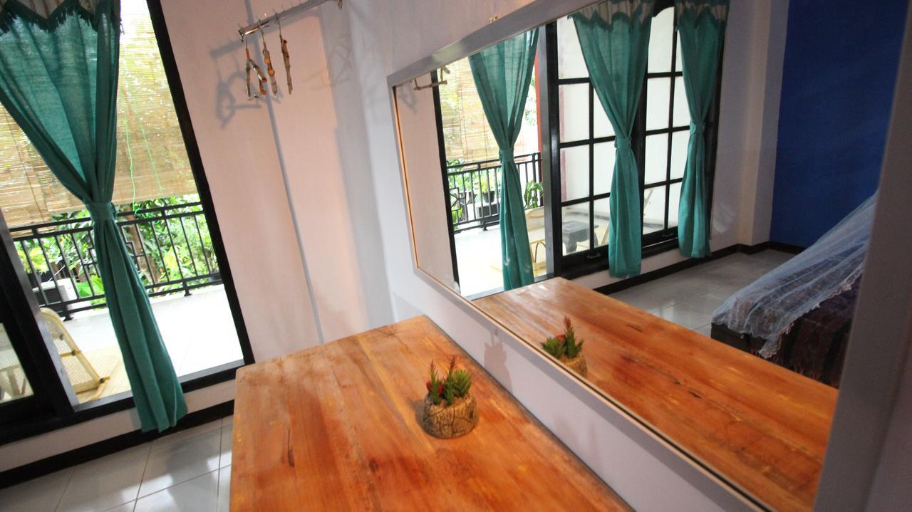 Hostel Hati Hati Jogyakarta Zewnętrze zdjęcie