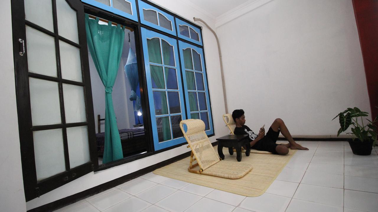 Hostel Hati Hati Jogyakarta Zewnętrze zdjęcie