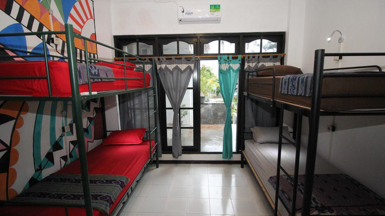Hostel Hati Hati Jogyakarta Zewnętrze zdjęcie