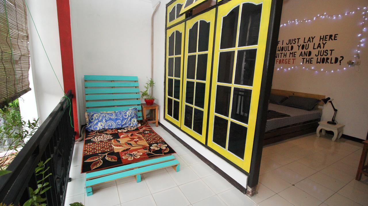 Hostel Hati Hati Jogyakarta Zewnętrze zdjęcie