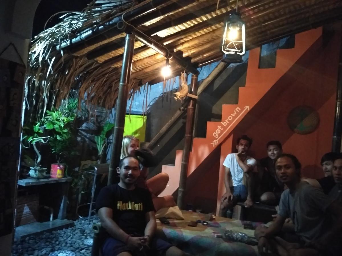 Hostel Hati Hati Jogyakarta Zewnętrze zdjęcie