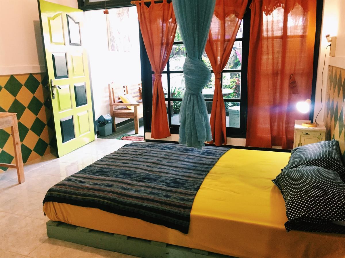 Hostel Hati Hati Jogyakarta Zewnętrze zdjęcie