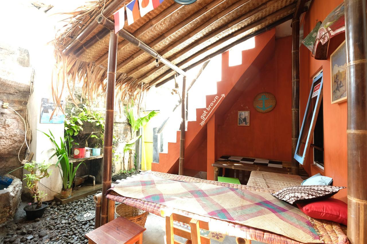 Hostel Hati Hati Jogyakarta Zewnętrze zdjęcie